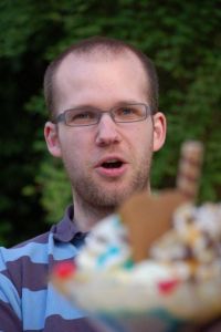 Interessen: Mode und Lifestyle, Unterhaltung, Musik, Internet, Sport