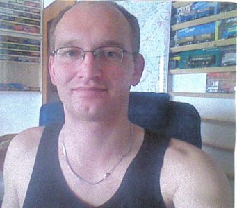 Interessen: Auto und Motorrad, Unterhaltung, Musik, Internet, Shopping
