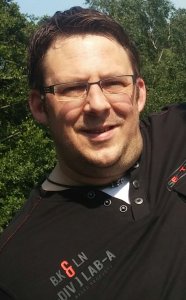 Interessen: Auto und Motorrad, Literatur, Software, Musik, Internet