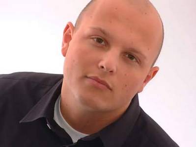Interessen: Auto und Motorrad, Software, Unterhaltung, Musik, Reisen ...